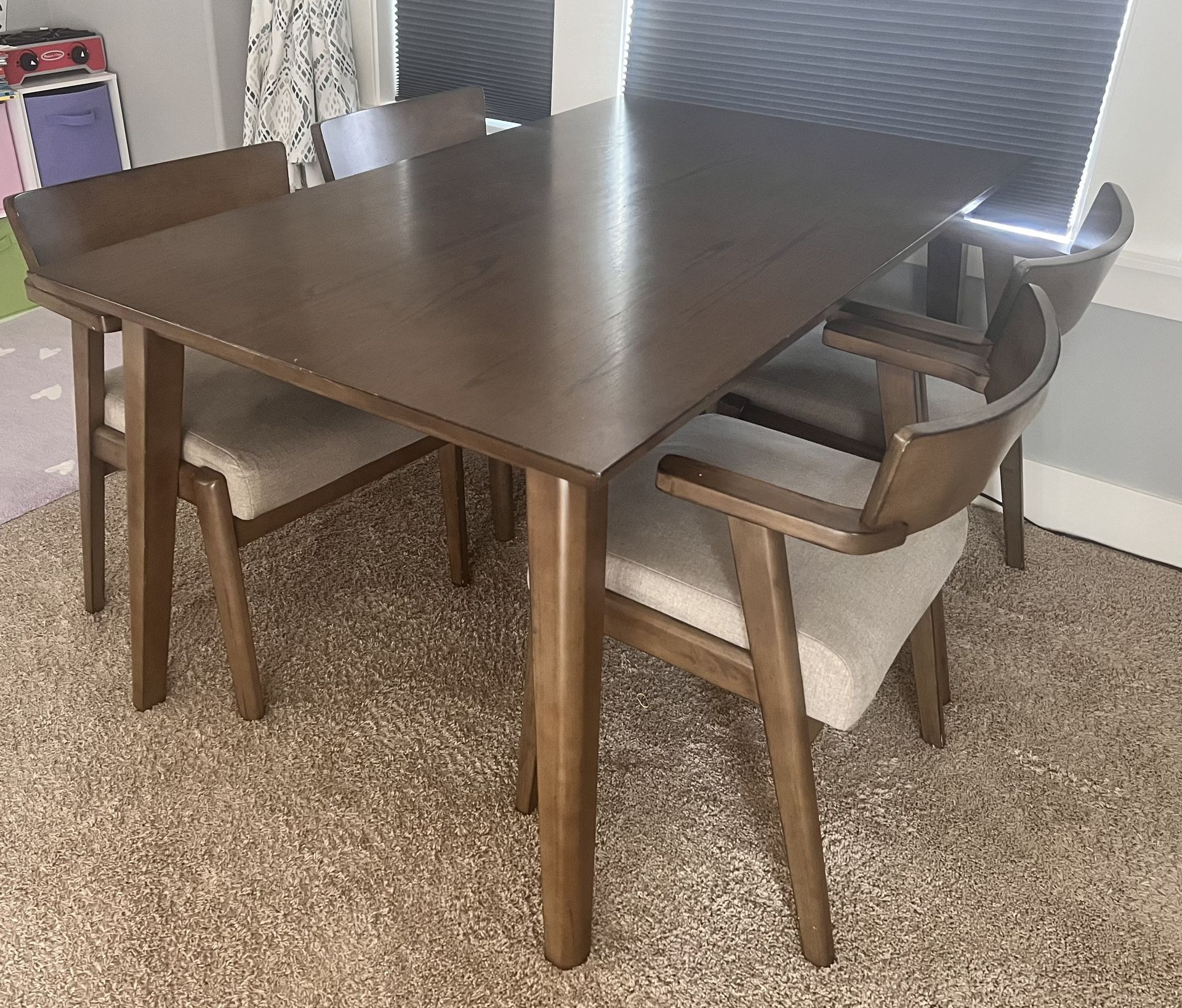 Dinning Table Set (36.5in x 59.5in)