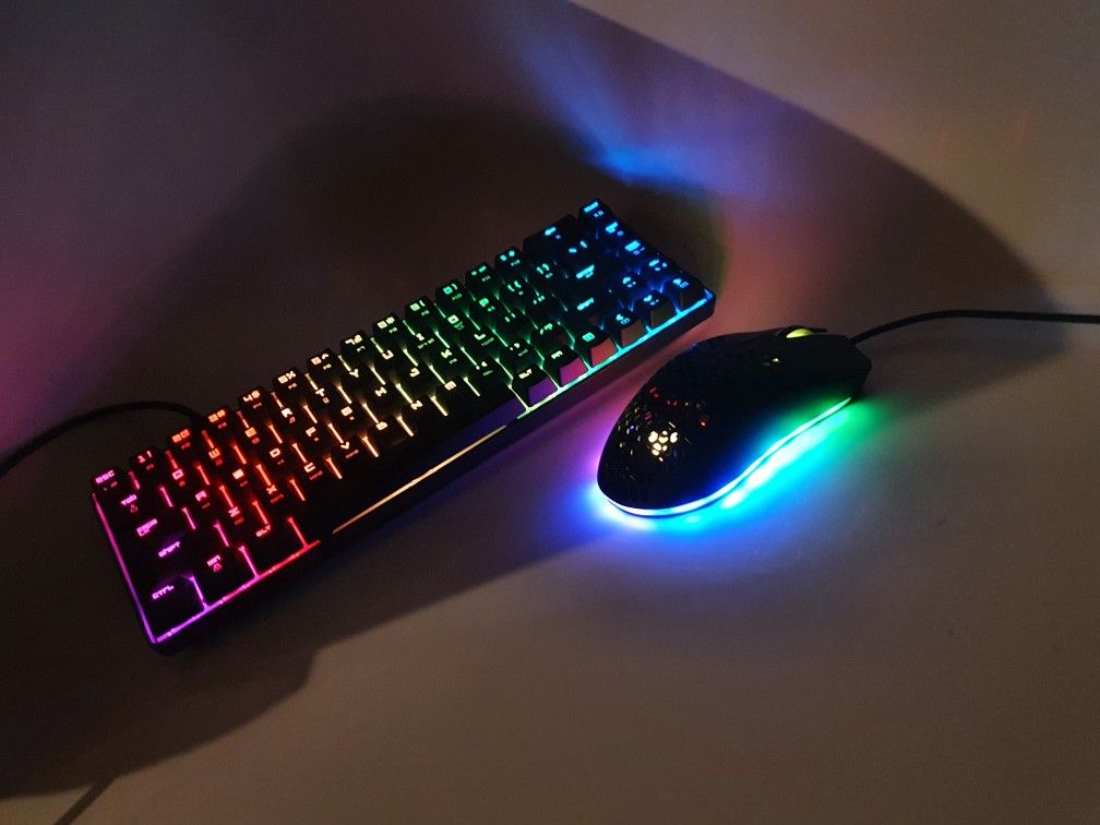 60%mechanical Gaming Keyboard And Honeycomb Gaming Mouse