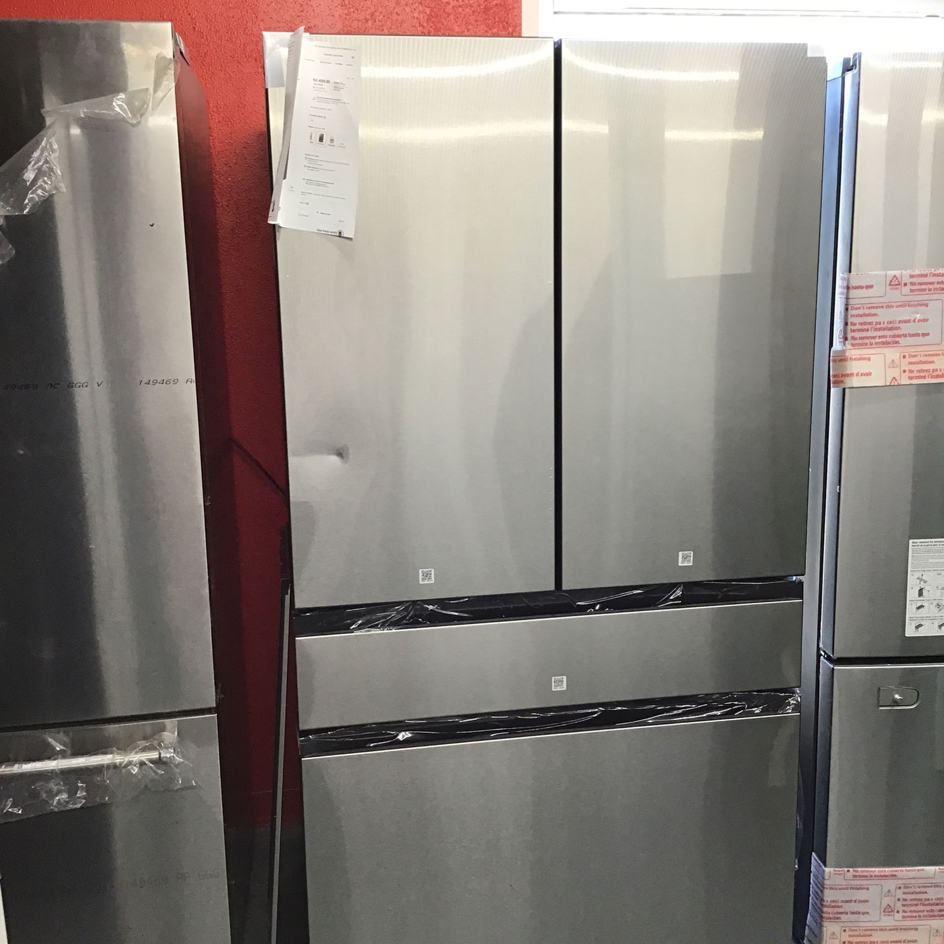 New Scratch And Dent Samsung 28.8 Cu Ft 4 Door Stainless Steel Fridge. 1 Year Warranty