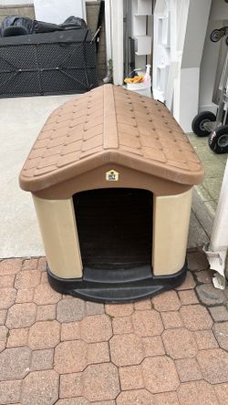 Petzone dog house