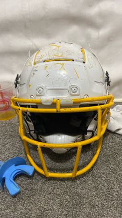 White shell yellow facemask,small used schutt youth F7
