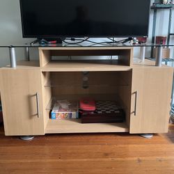 Wood TV Stand/entertainment Console With Storage 