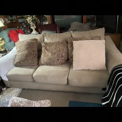 🌹3 SEAT BEIGE COLOR SOFA - SEATS 3+ PEOPLE🌹