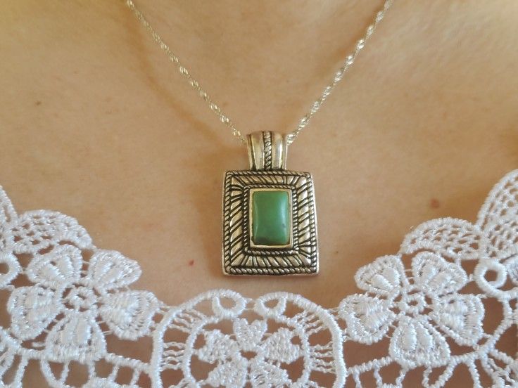 Vintage Sterling Silver Green Stone Necklace