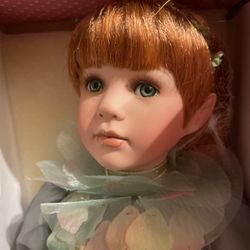 PARADISE GALLERIES TREASURE OF THE EMERALD ISLE 10TH ANNIVERSARY FAIRY DOLL. New