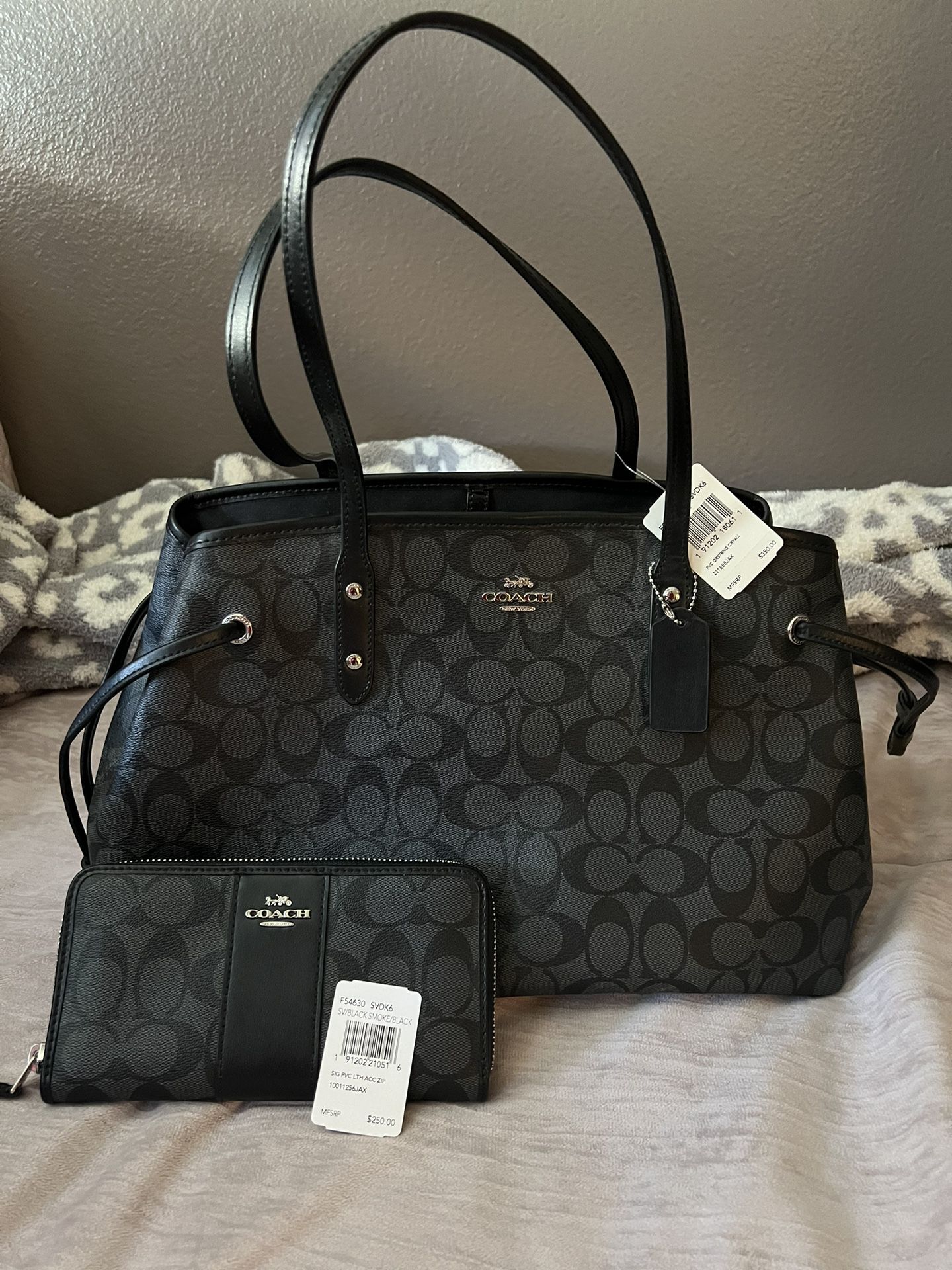 New Coach Purse And Wallet 