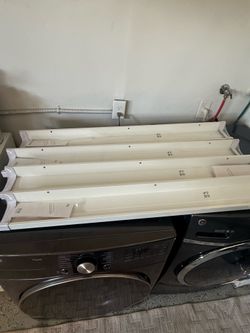 Mosslanda picture shelves