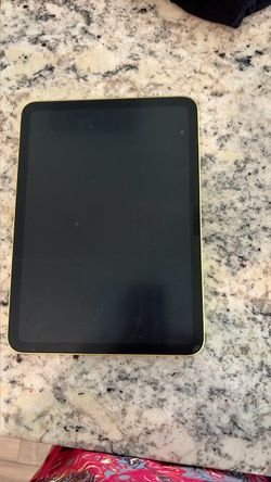 Apple iPad Tablet Yellow/Gold