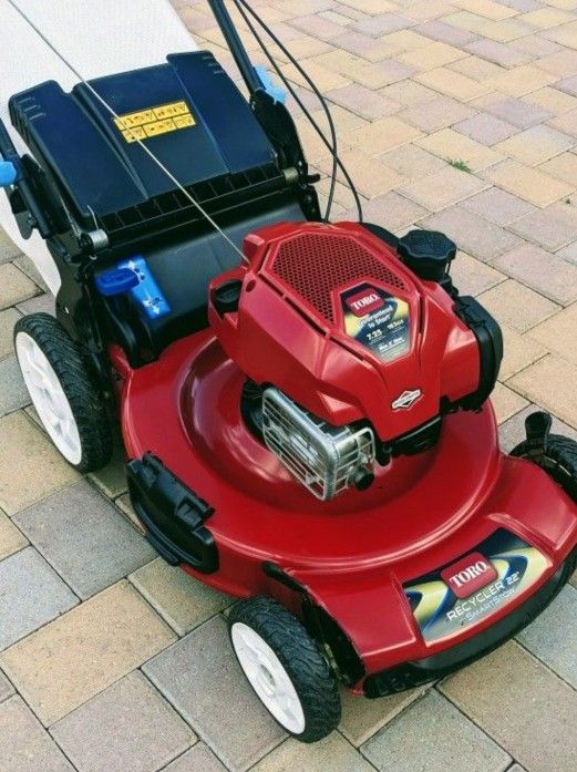 TORO RECYCLER SMARTSTOW SELF-PROPELLED LAWN MOWER