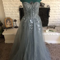 XS Stunning Blue Prom Dress - Never worn