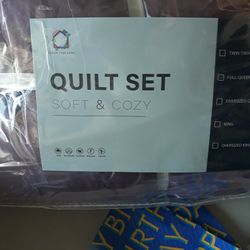 Quilt Set 3 PC. 90" X 90" & 20" X 26" X 2 Maroon in Color 