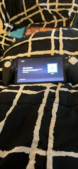 PlayStation Portal PS5 Remote Player Controller White Handheld w/Cover & Case