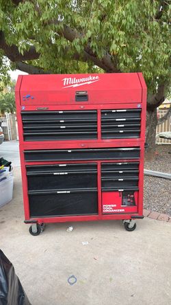 Milwaukee Rolling Tool box