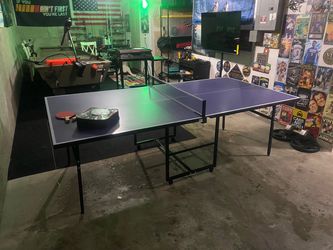 Ping Pong Table with Net and Band New Paddlesr