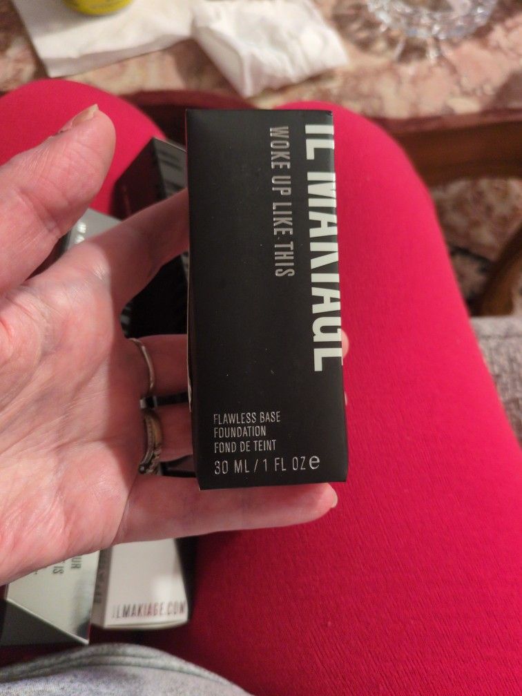 IL Makiage Woke Up Like This Foundation Shade 10