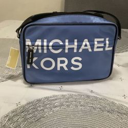 New Michael Kors Purse 