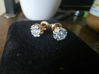 DIAMONDS  studs worth 1100