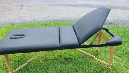 6 ft foldable massage bed ,capacity 465lb.