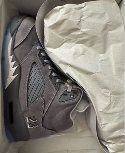 New men’s Size 9.5 Jordan 5 Wolf Grey