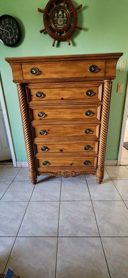Dresser
