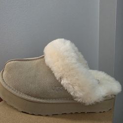 UGG