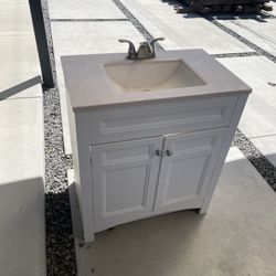 Free vanity - used with minor damage