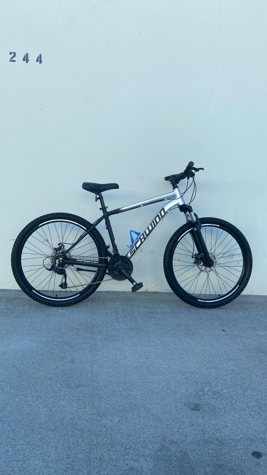 SCHWINN MOUNTAIN BIKE