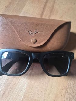 Ray ban wayfarer meta glasses gen 1 wi t h charging case