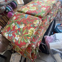4 Cushions 