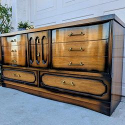 Mid Century 8 Drawer Sideboard/ Dresser / Credenza 