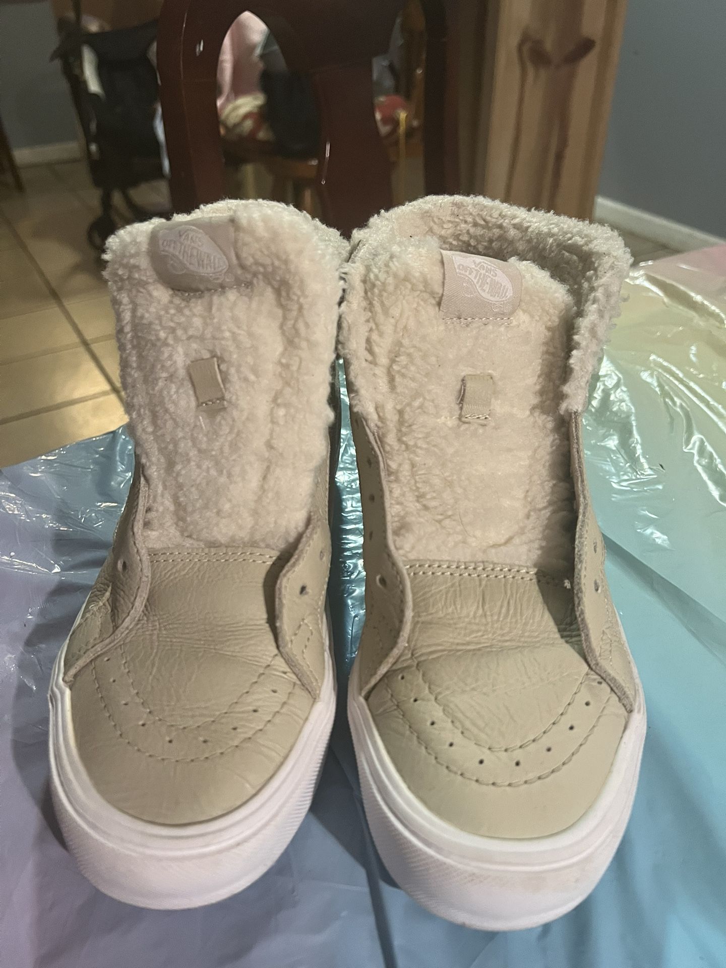 VANS Sk8 Hi Top RARE Cozy Hug Biscotti Women’s 8.5 Men's 7 Beige Tan suede Shoes