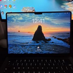 Macbook Pro M3 Pro 14 Inch 1TB

Storage & 18 GB Ram, 100% Battery Capacity