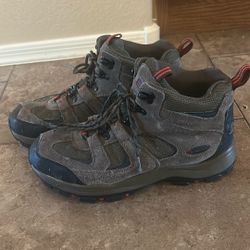 Hiking boots Size 9