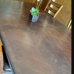 Extendable Dinning Table 