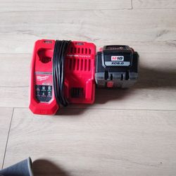 charger with battery included milwaukee