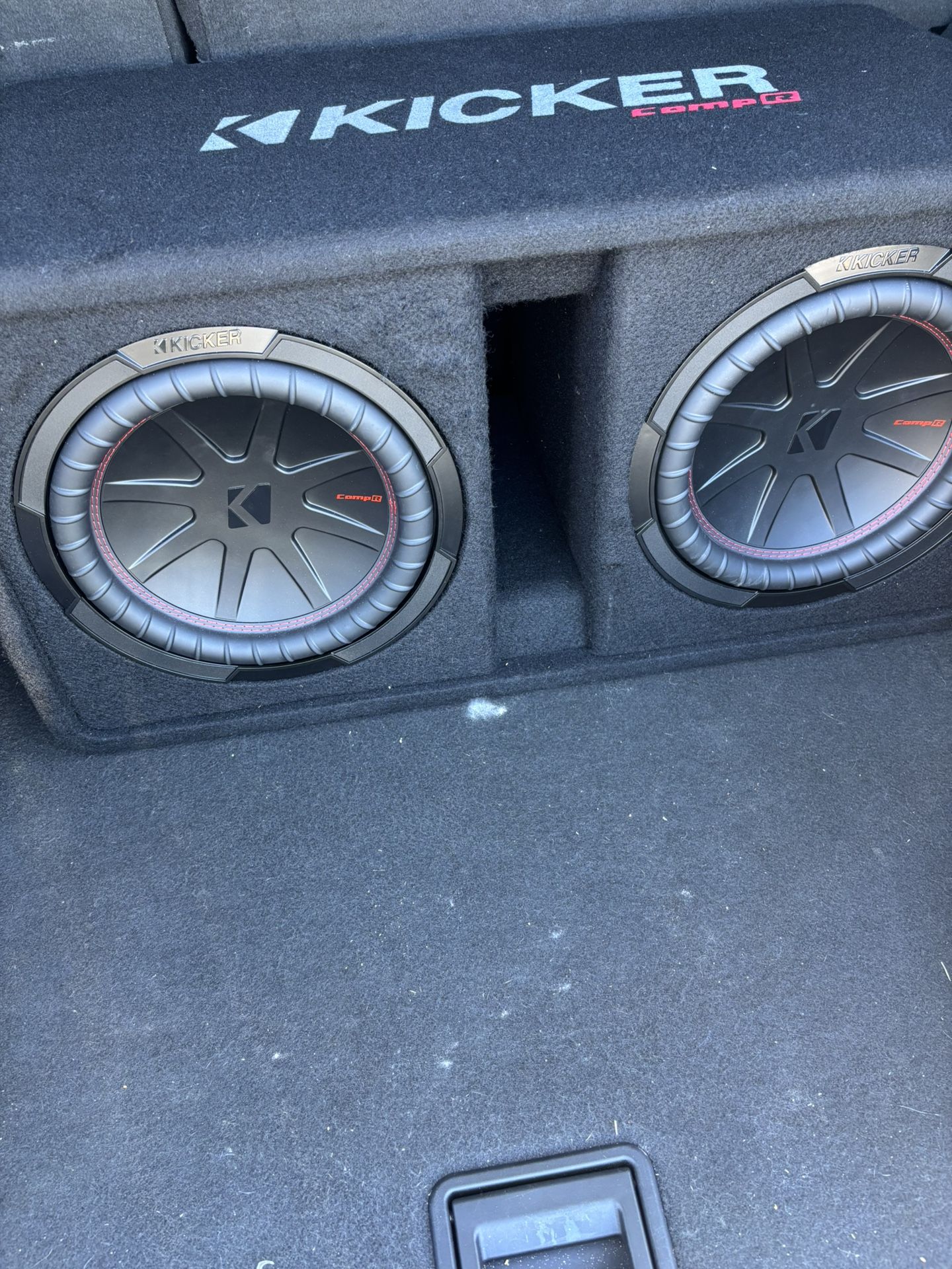 two kicker comp R 10s and JL audio jx1000 / class D amp