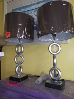 Chain link lamp set w/power outlet