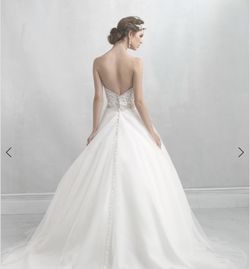 Madison James Wedding Dress Thumbnail