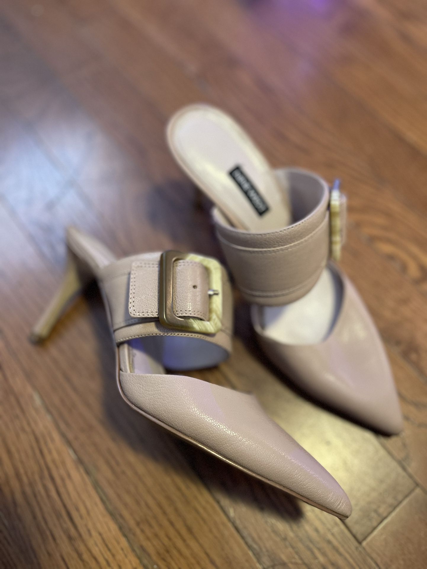 Nine West Leather Pumps – Women’s 8.5 (Like New!)