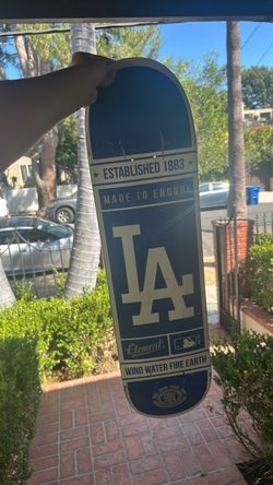 Vans LA Dodgers board