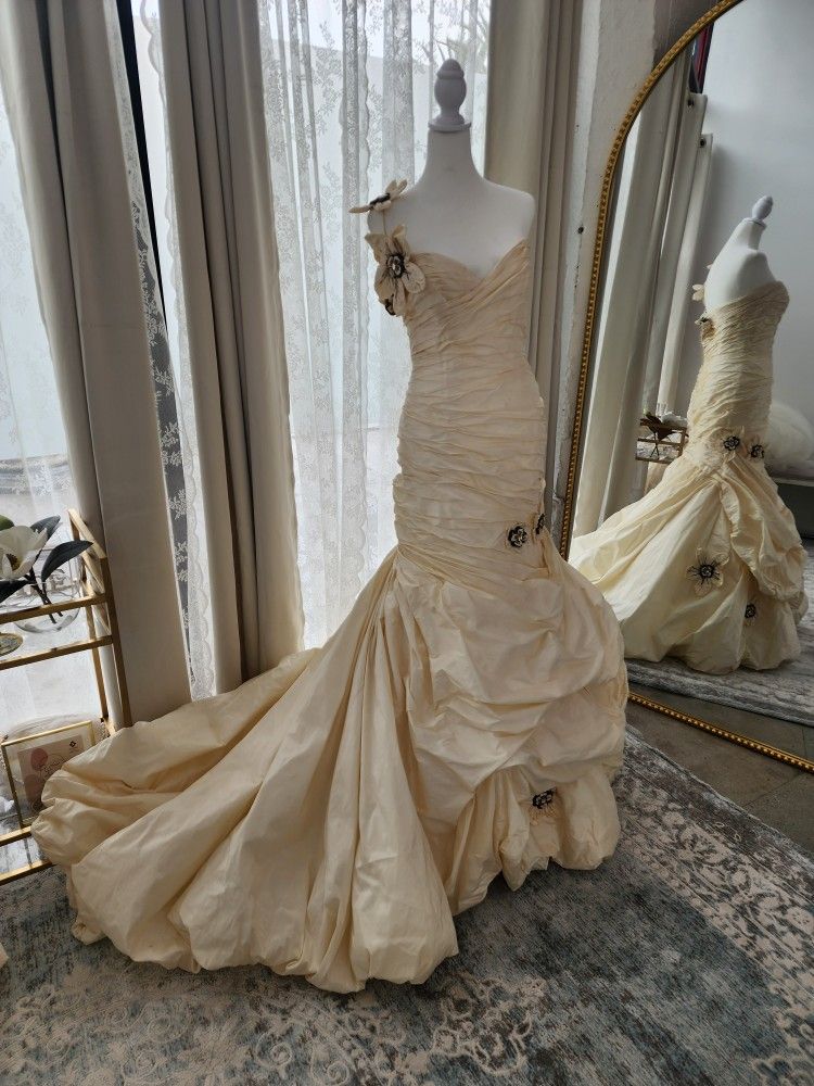 Ines Di Santo Sample