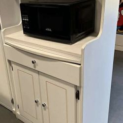 Short Kitchen Cabinet 