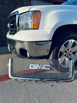 GMC Grill 2008