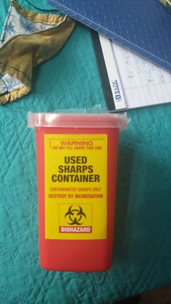 Blade used discard container