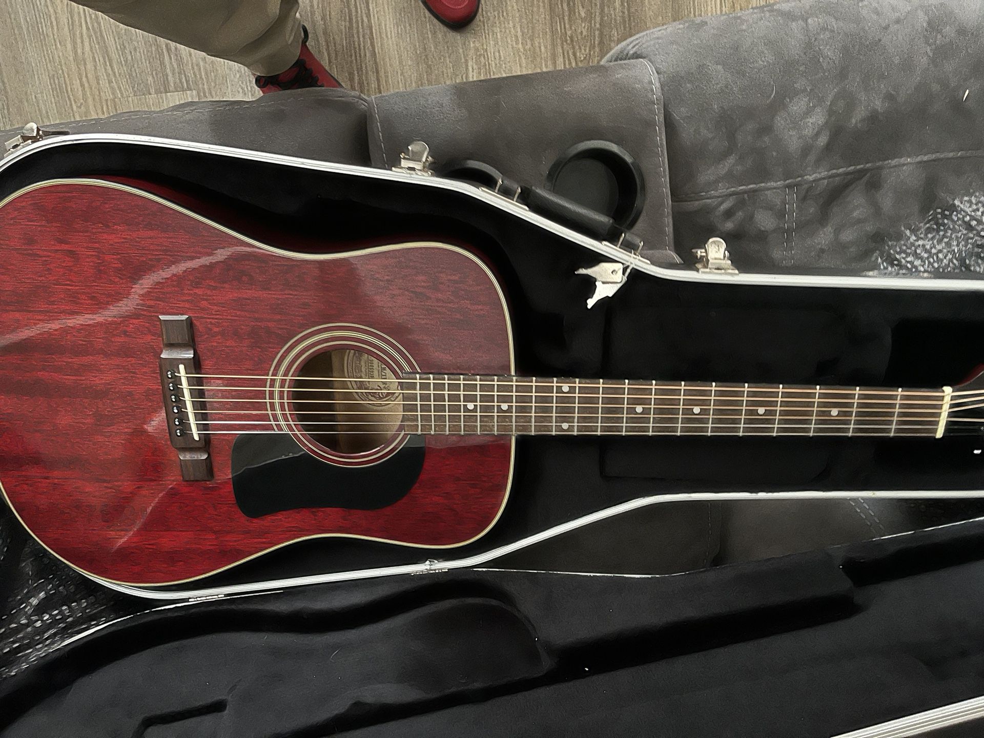 Washburn Guitar With Hard case