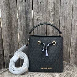 Michael Kors Suri Small Bucket Bag 