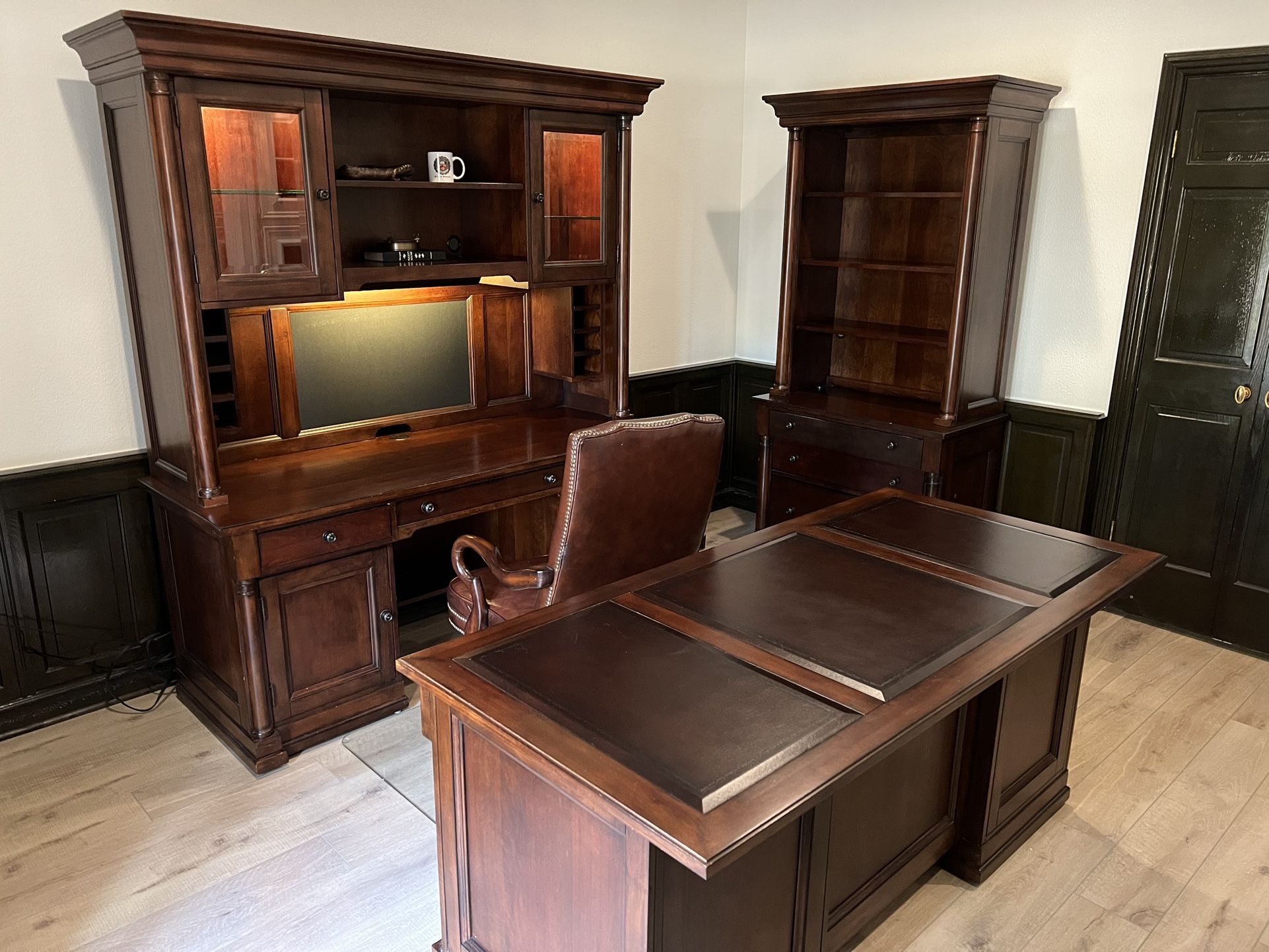 Bassett Louis Philippe Office Set - 6 Pieces