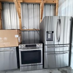 Samsung full kitchen combo set in stainless steel (refrigerator- stove- microwave - dishwasher)