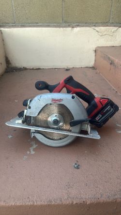 Milwaukee M18 Circular Saw With Battery