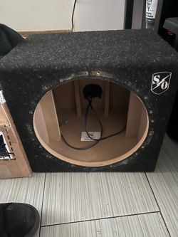 Used 12 inch sealed subwoofer box s